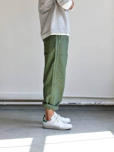 green stan smith outfit