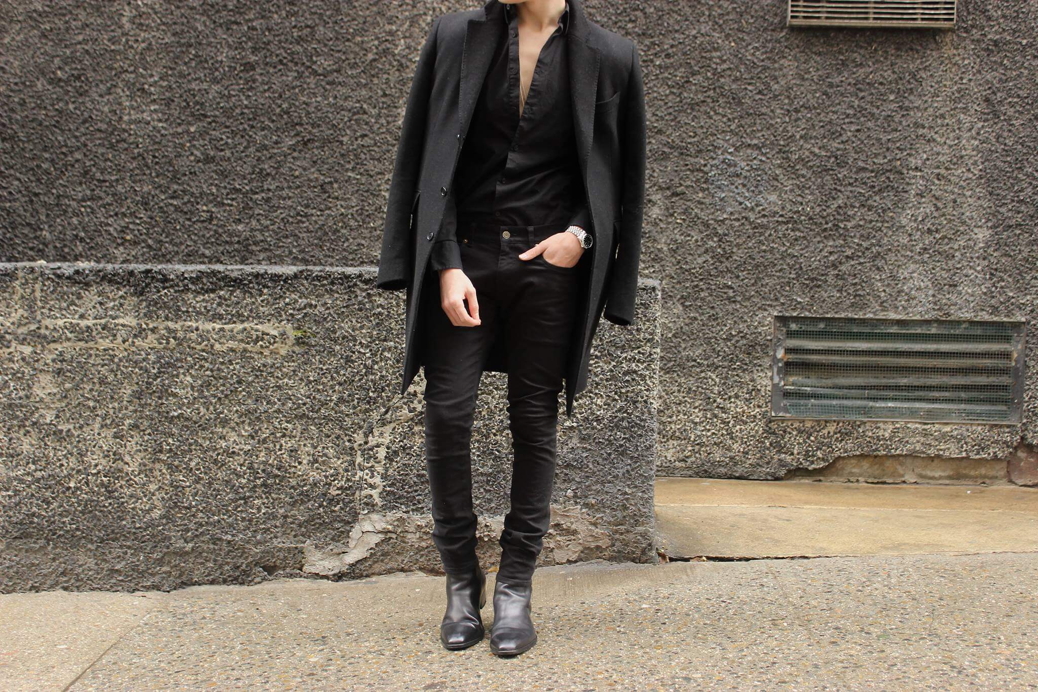 chelsea boots all black outfit