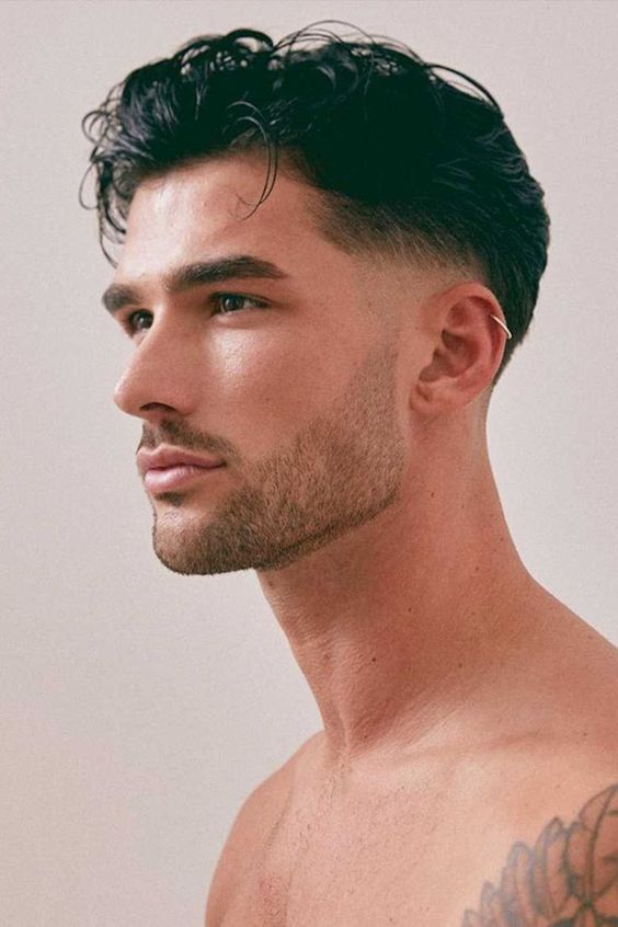 How to Style Middle Part Hair for Guys 12 Trendy Ideas